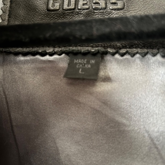 Vintage GUESS Women’s Leather Jacket - Picture 4 of 8
